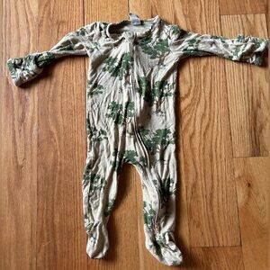 Kate Quinn Winnie the Pooh and the Tree Footie